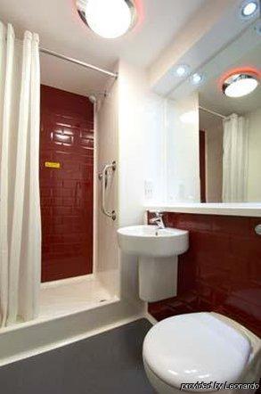 Redwings Lodge Wolverhampton Central Extérieur photo
