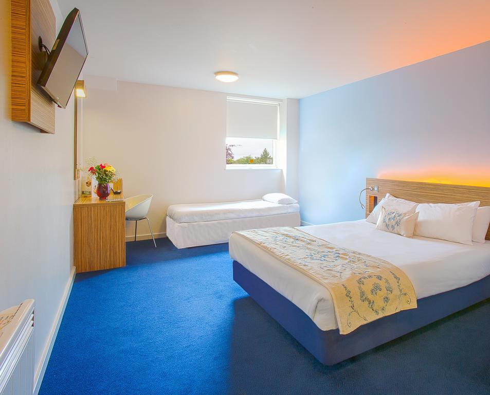 Redwings Lodge Wolverhampton Central Extérieur photo