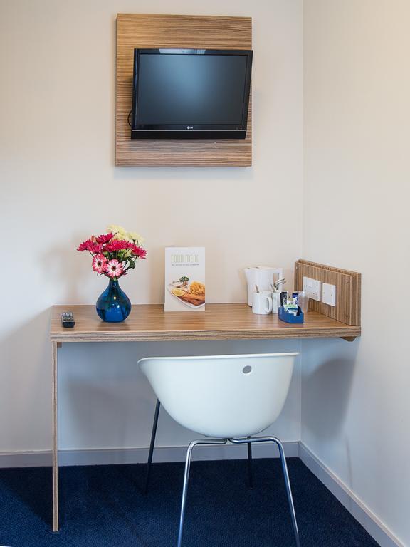 Redwings Lodge Wolverhampton Central Extérieur photo