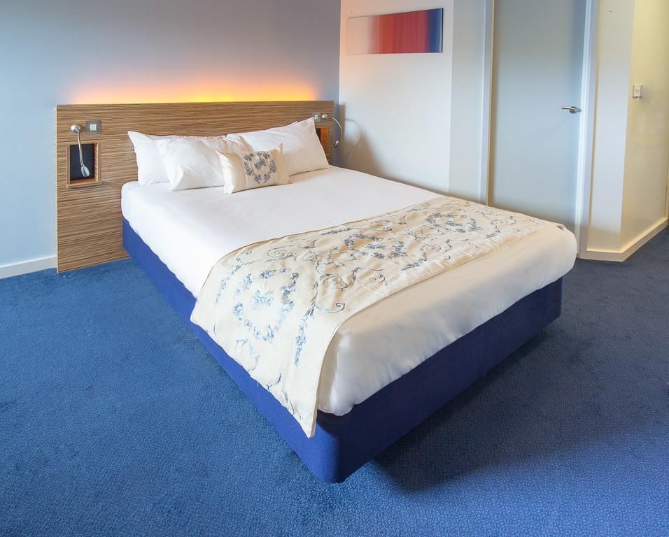 Redwings Lodge Wolverhampton Central Extérieur photo