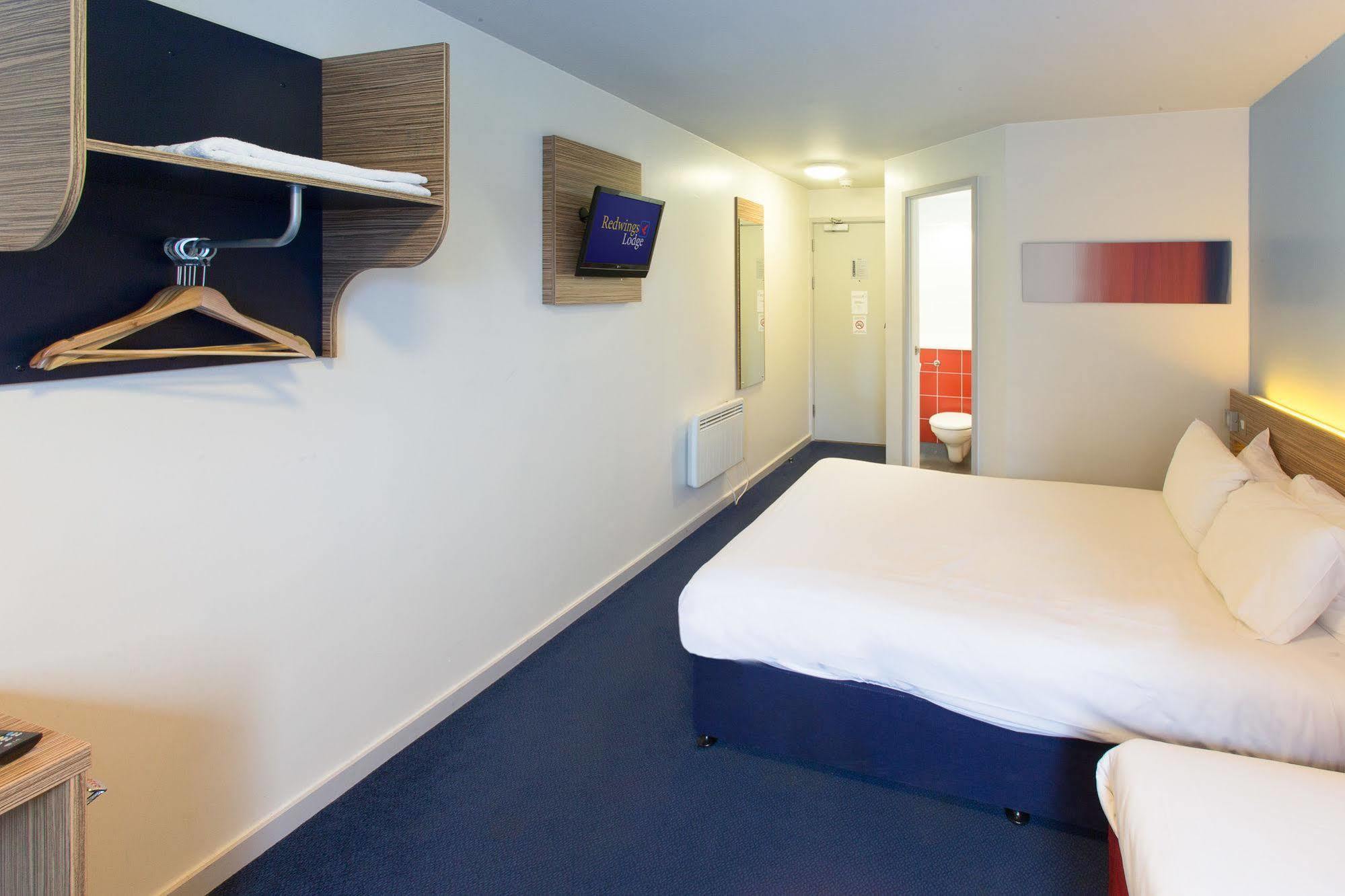 Redwings Lodge Wolverhampton Central Extérieur photo